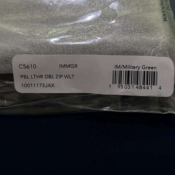 COACH leather wristlet unopened with tags - Picture 4 of 6